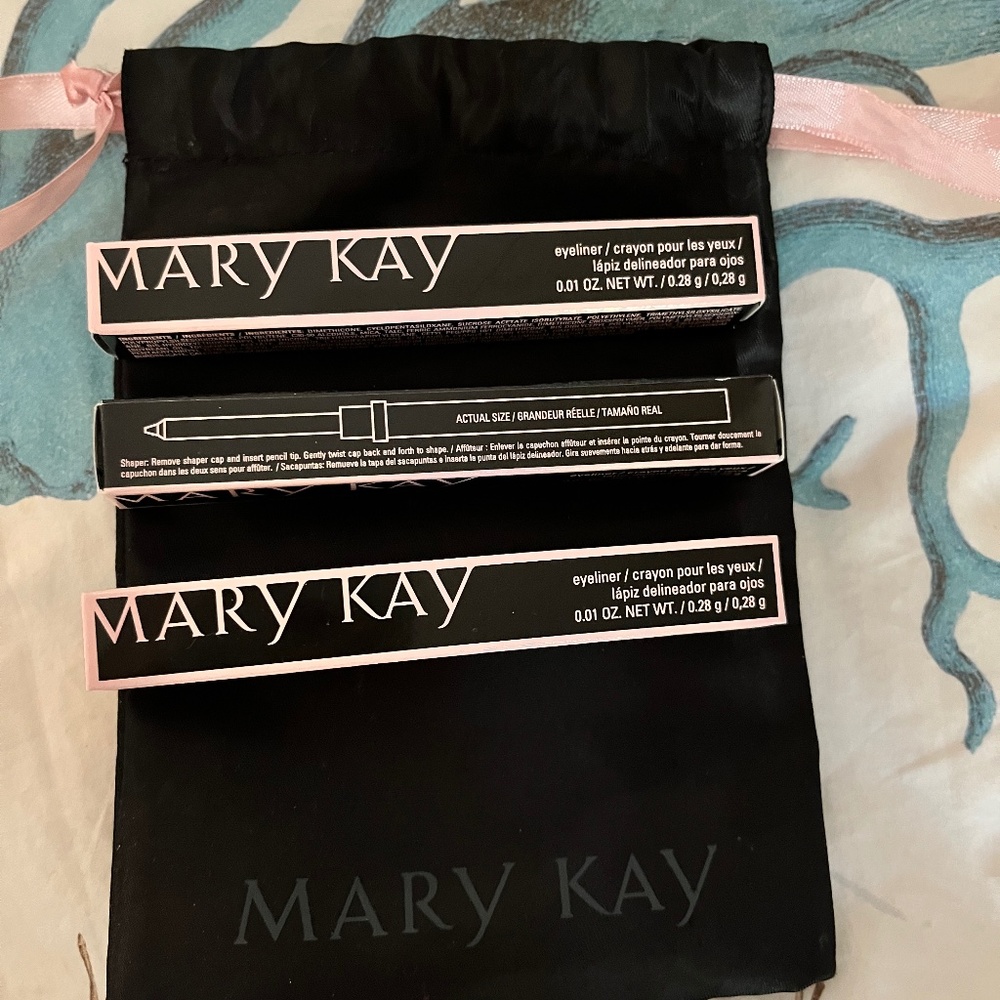 Mary Kay Eye Liner Bundle with Pouch